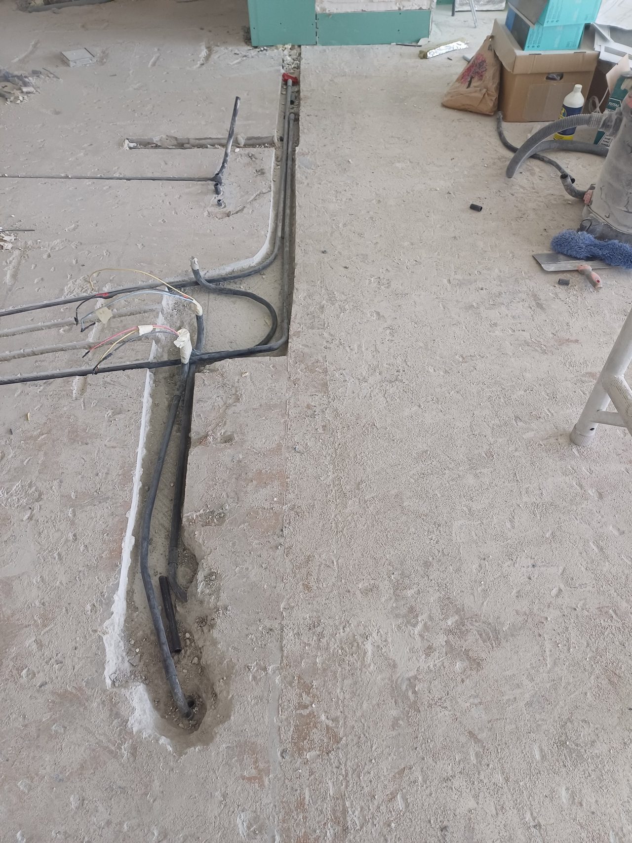 Floor chasing for cable runs