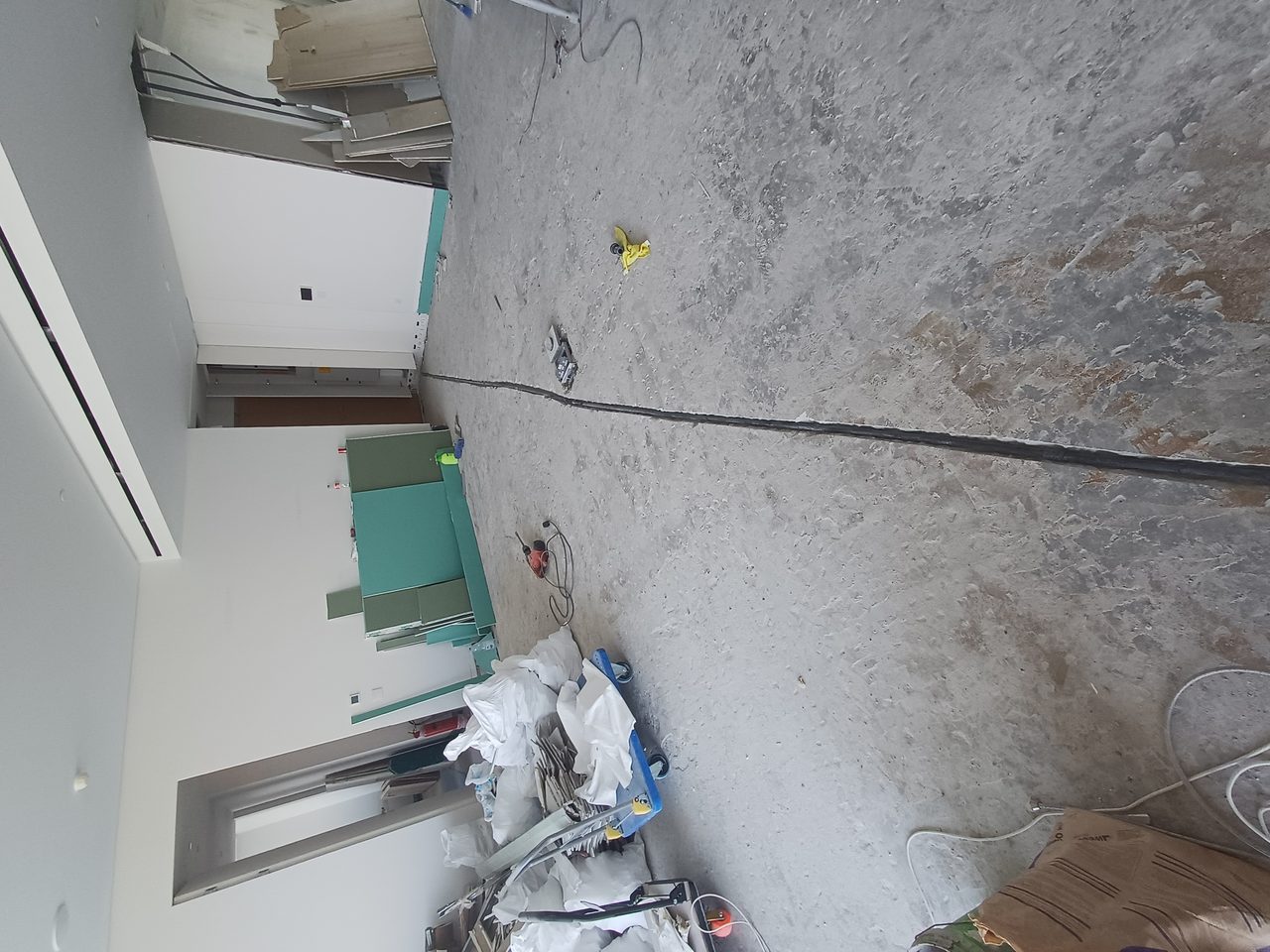 Wall chasing for cables