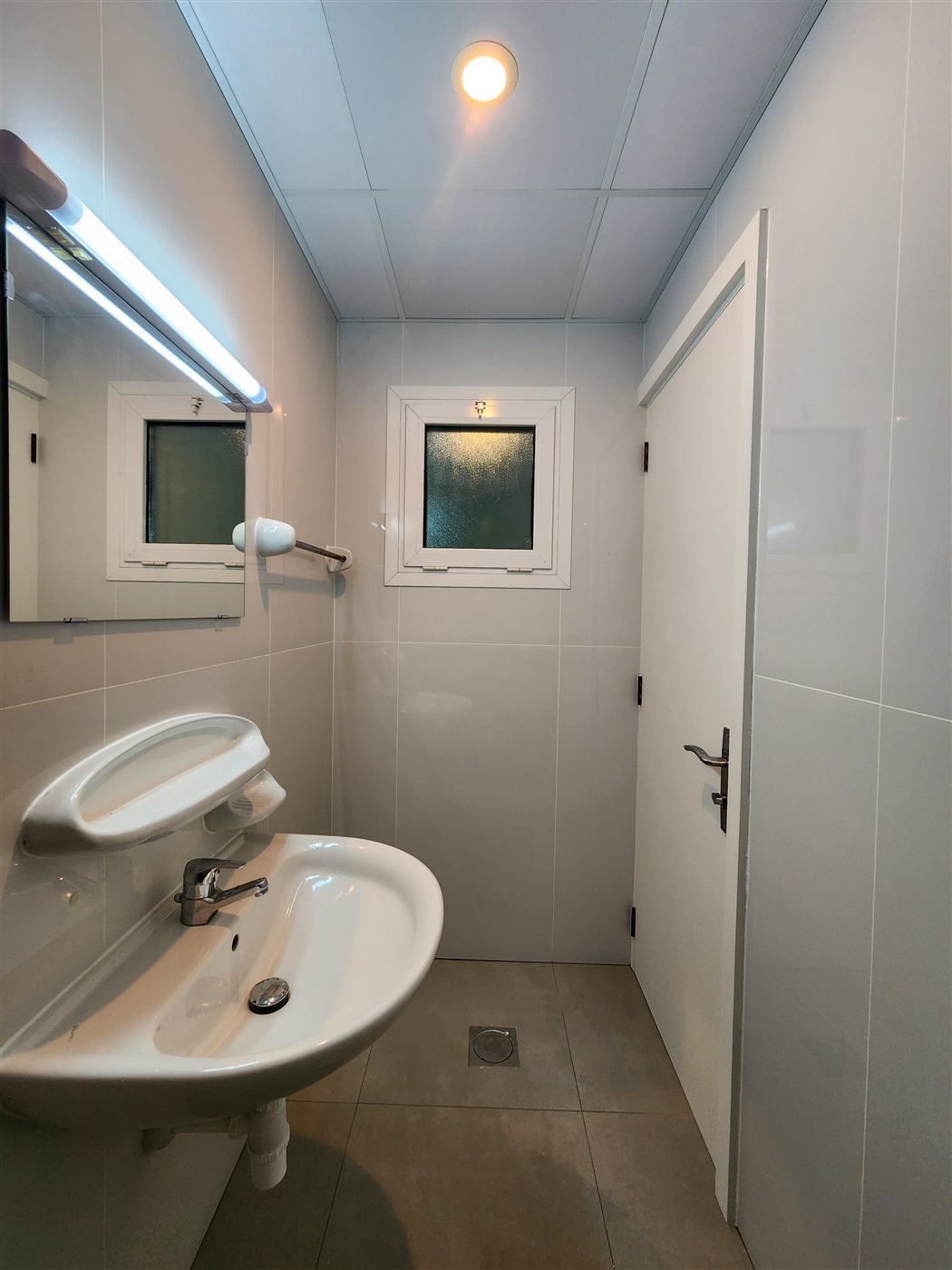 Guest bathroom after