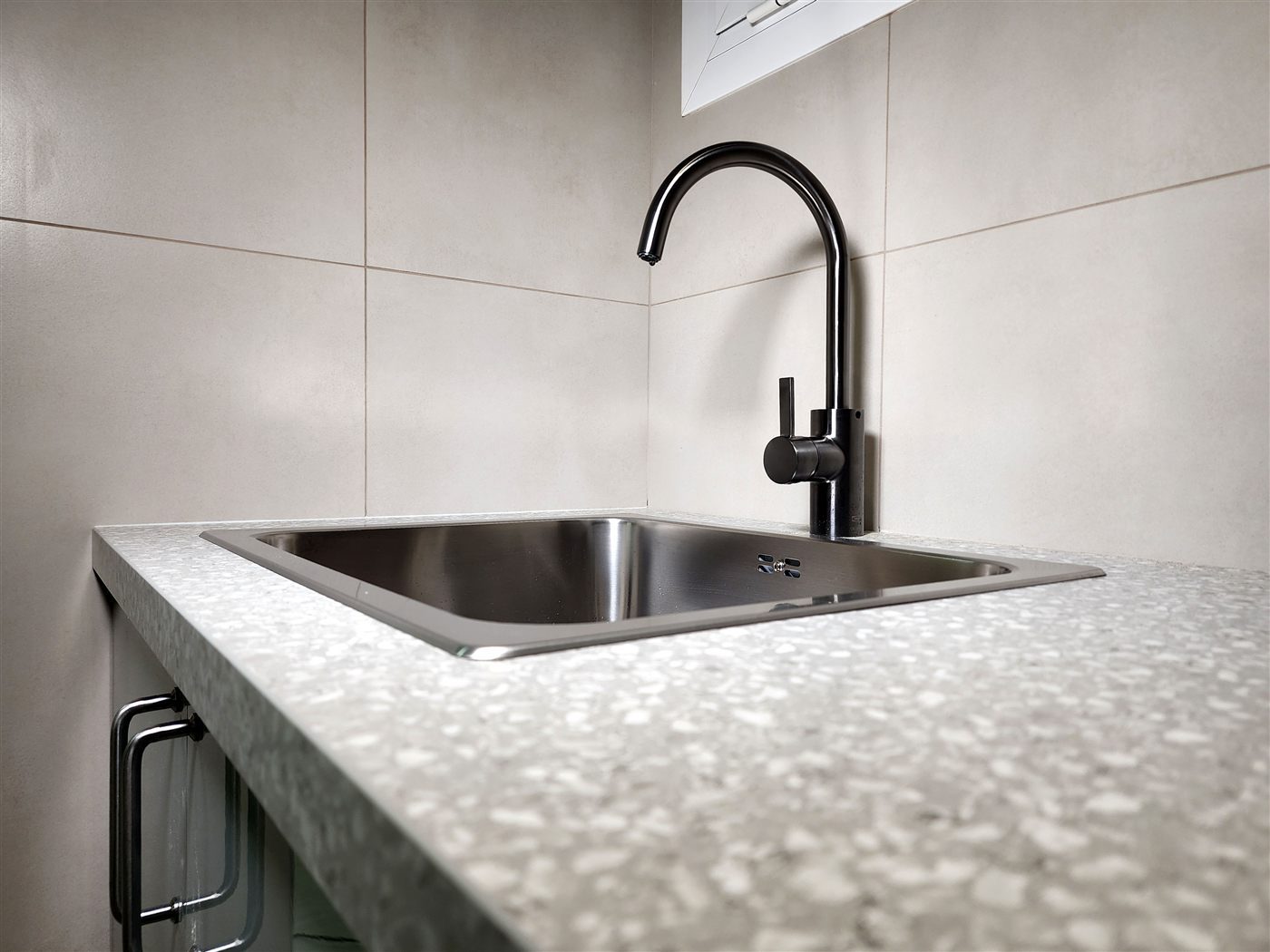 Kitchen sink and mixer tap